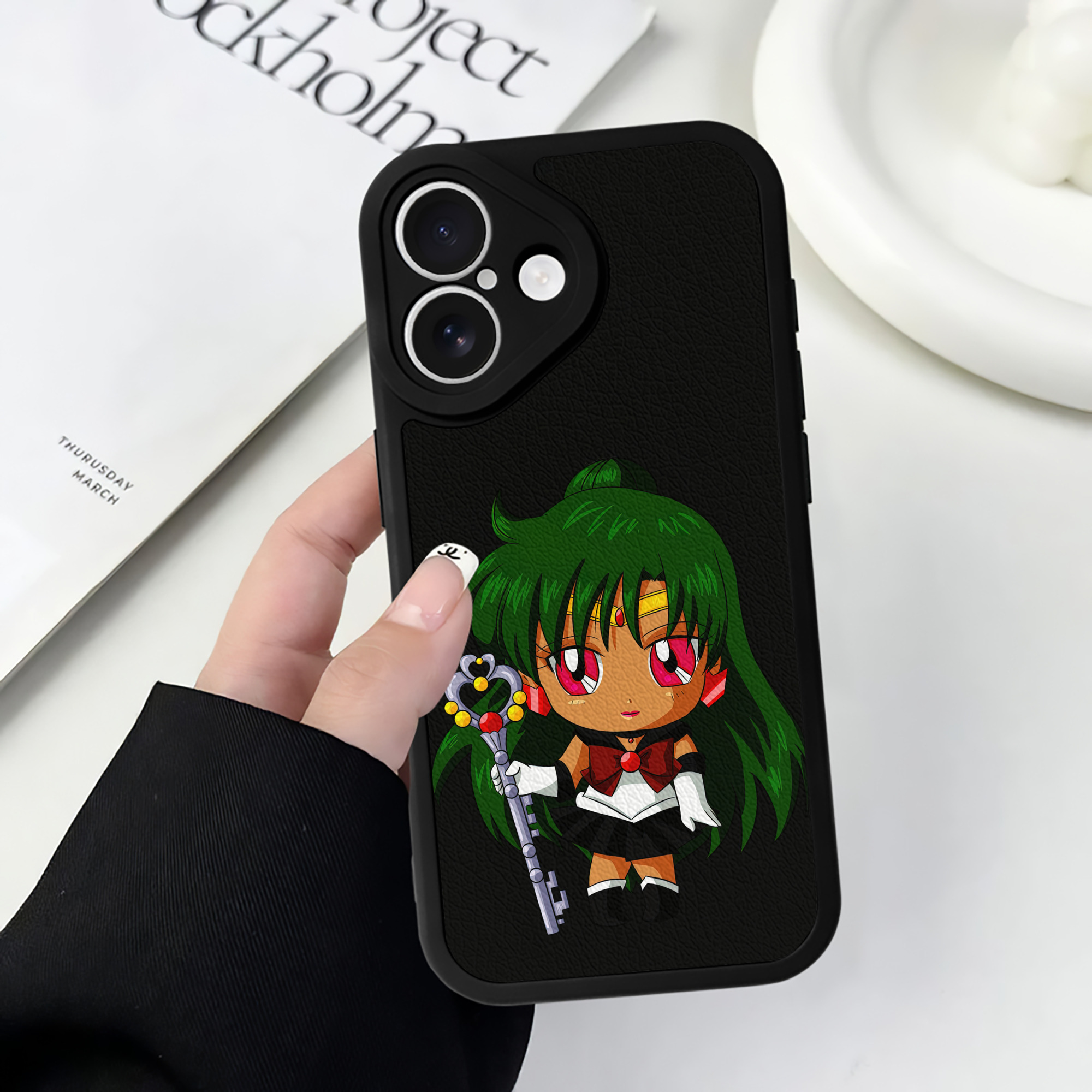 （画像用） 美少女戦士セーラームーン 冥王せつな Sailor Moon Meiou Setsuna 【iPhone 16シリーズ対応】シリコンスマホケース（レザー調） 材質：シリコン
